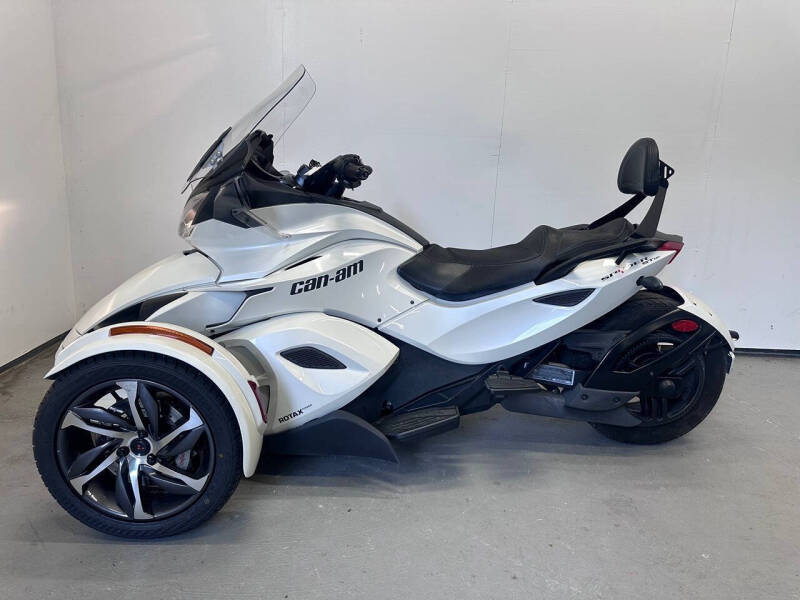 2014 Can-Am Spyder ST-S SE5