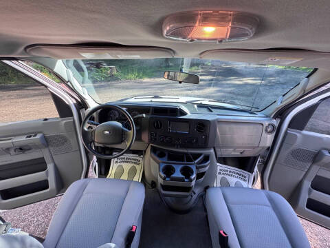2014 Ford E-Series E-350 SD XLT