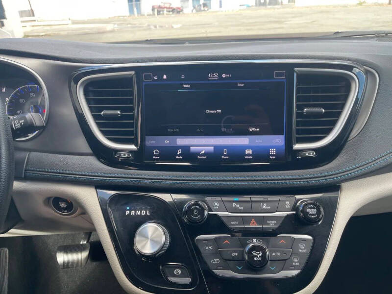 2021 Chrysler Pacifica Touring