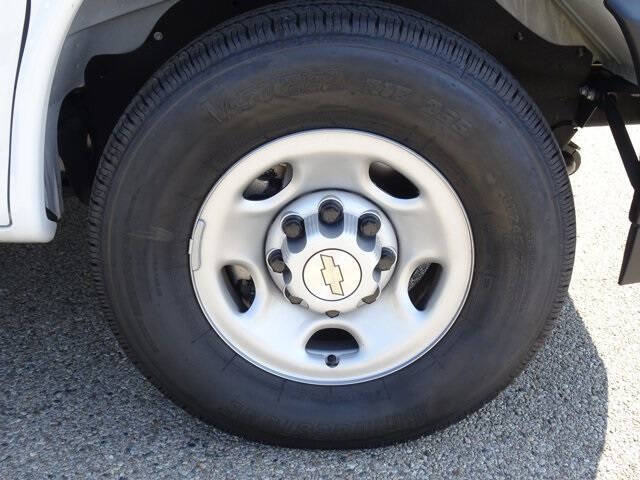 2024 Chevrolet Express LS 3500