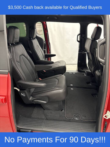 2026 Chrysler Pacifica Select