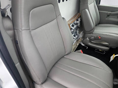 2025 Chevrolet Express 2500