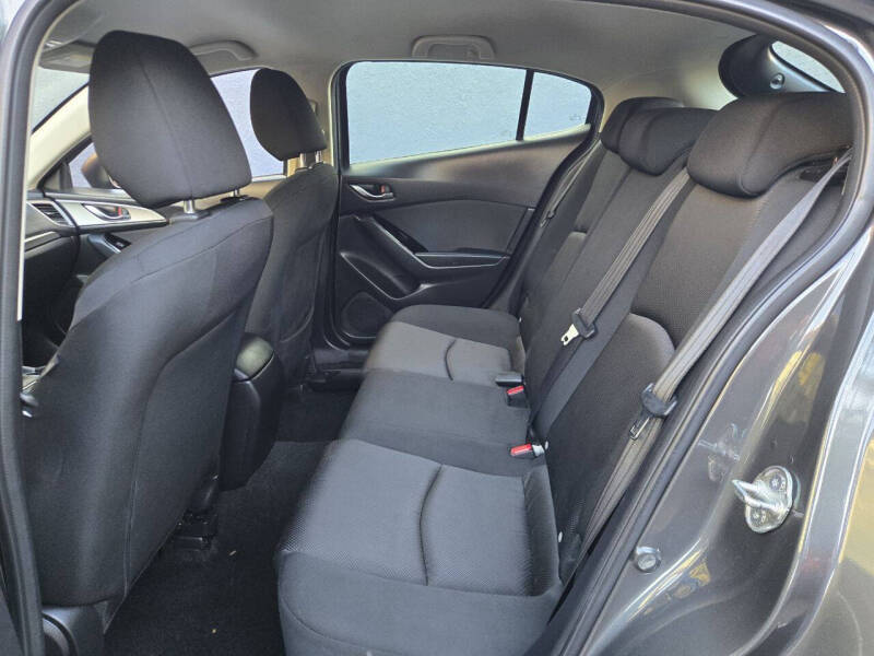 2018 Mazda MAZDA3 Sport