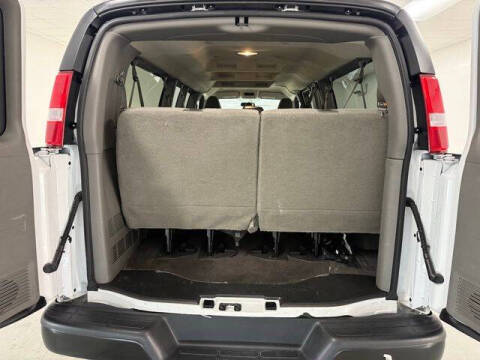 2025 Chevrolet Express LS 3500