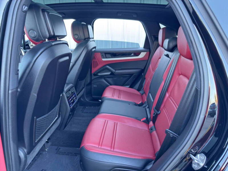 2024 Porsche Cayenne E-Hybrid