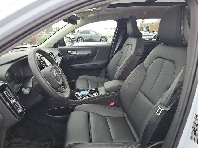 2026 Volvo XC40 B5 Plus