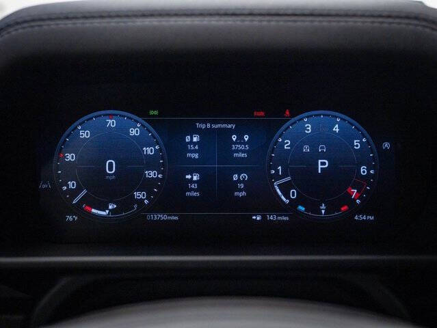 2024 Land Rover Defender 130 P400 Outbound