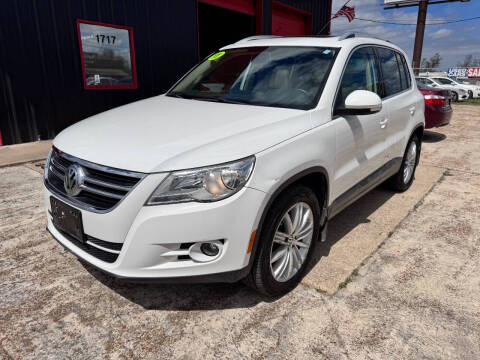 2011 Volkswagen Tiguan for sale at JT & Son's Auto Sales in Lake Charles LA