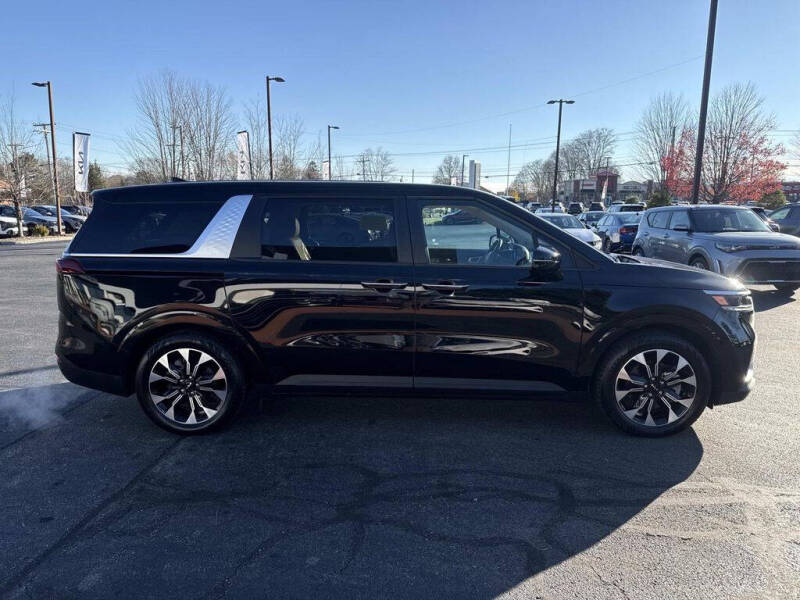 2023 Kia Carnival EX