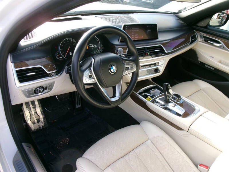 2018 BMW 7 Series 740i