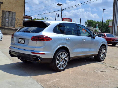 2017 Porsche Cayenne Platinum Edition