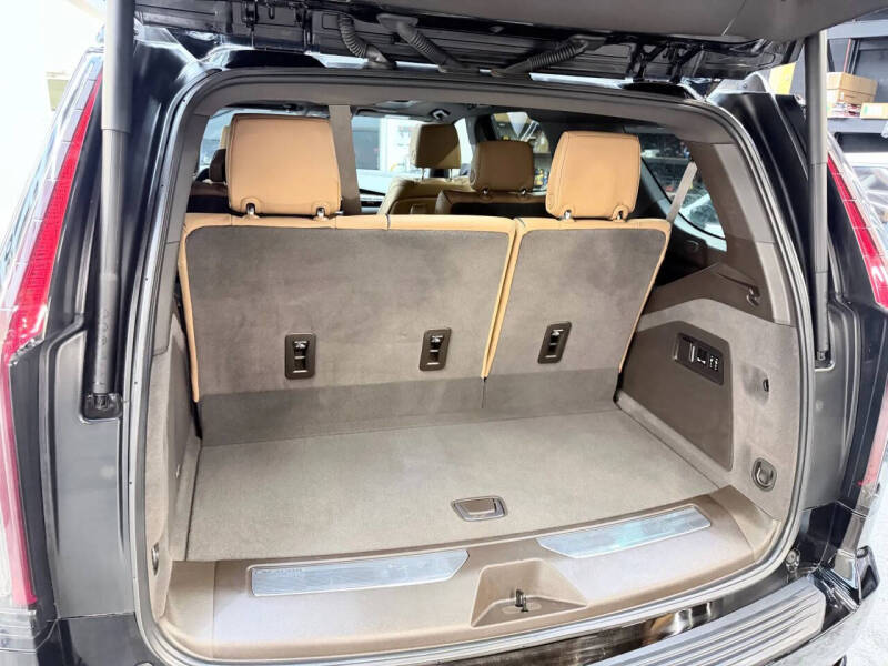 2023 Cadillac Escalade Sport