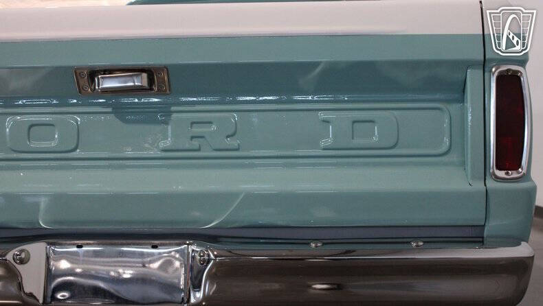 1965 Ford F-100