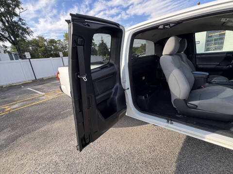 2019 Toyota Tacoma SR