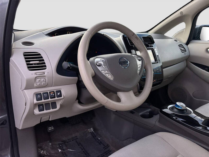 2016 Nissan LEAF SV