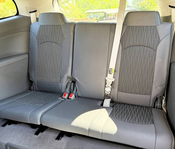 2017 Chevrolet Traverse LS