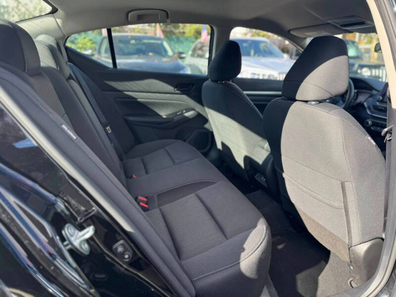 2023 Nissan Altima 2.5 SV