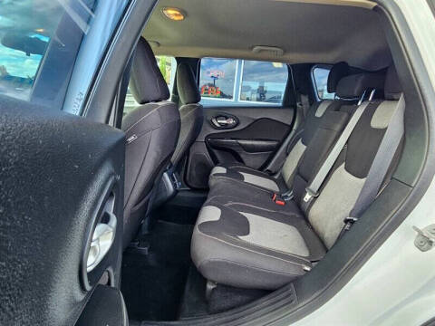 2016 Jeep Cherokee Sport