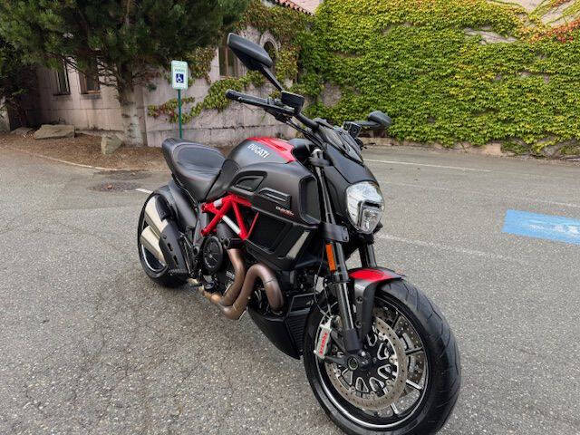 2015 Ducati DIAVEL CARBON