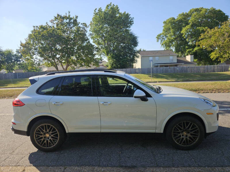2017 Porsche Cayenne Platinum Edition