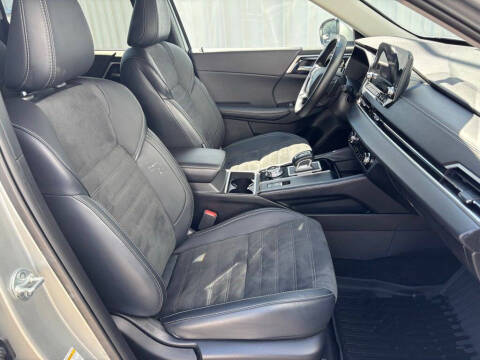 2024 Mitsubishi Outlander SE