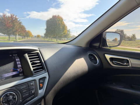 2019 Nissan Pathfinder SL