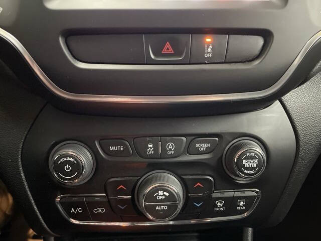 2022 Jeep Cherokee Latitude Lux