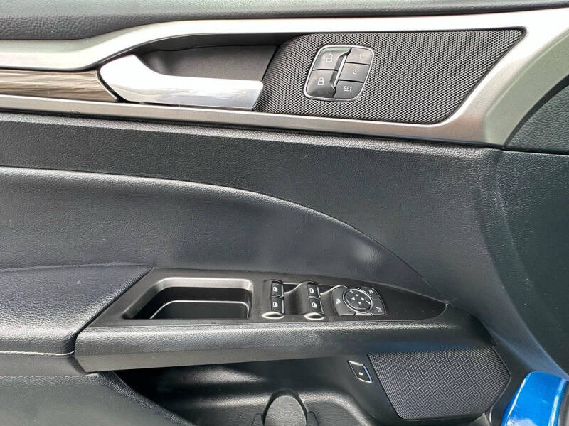 2017 Ford Fusion Energi SE Luxury