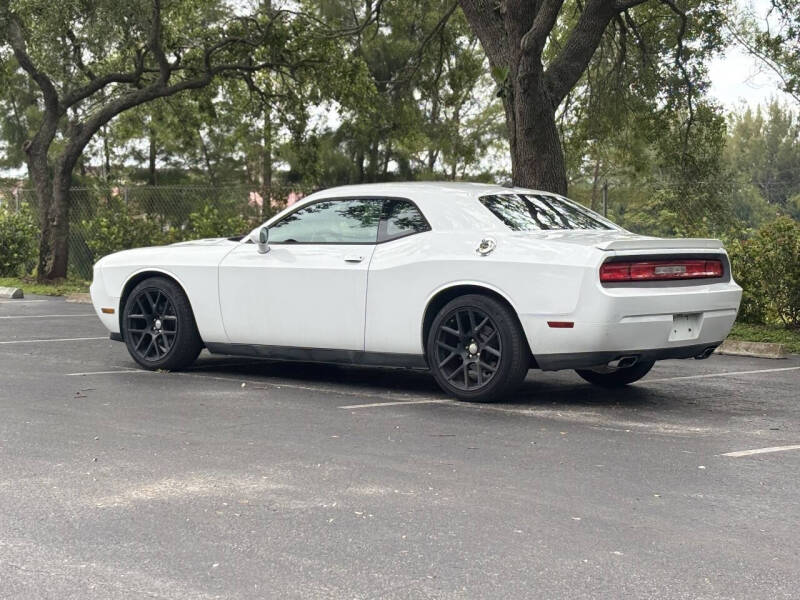 2014 Dodge Challenger R/T Plus