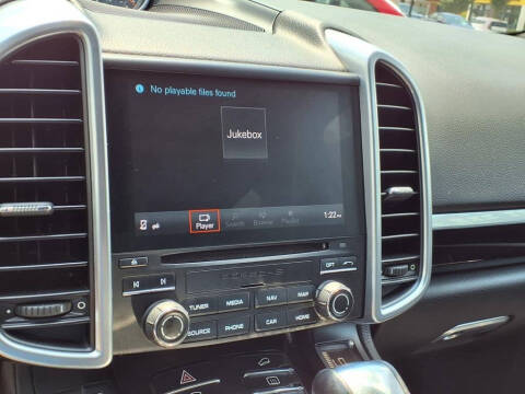 2017 Porsche Cayenne Platinum Edition