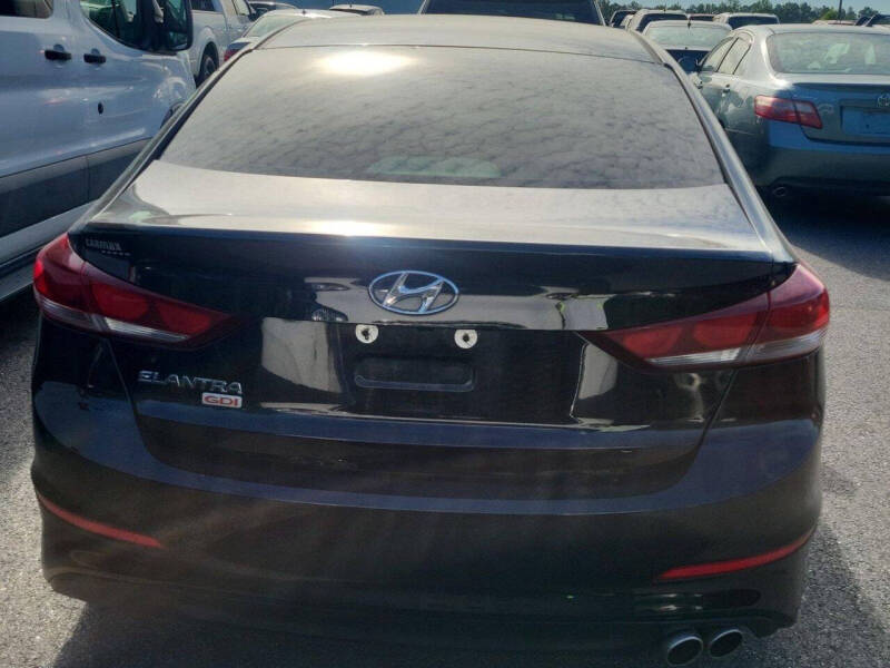 2018 Hyundai Elantra SE
