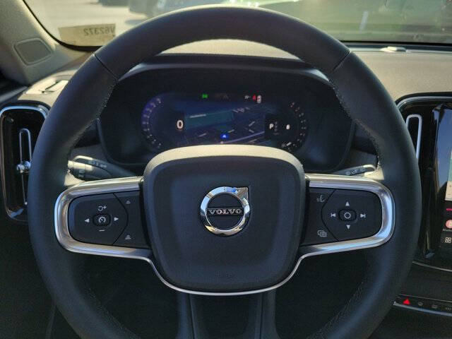 2026 Volvo XC40 B5 Plus