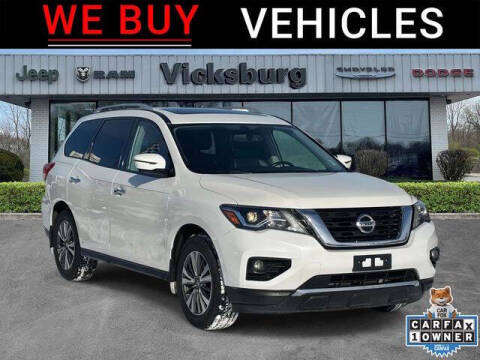2017 Nissan Pathfinder SL