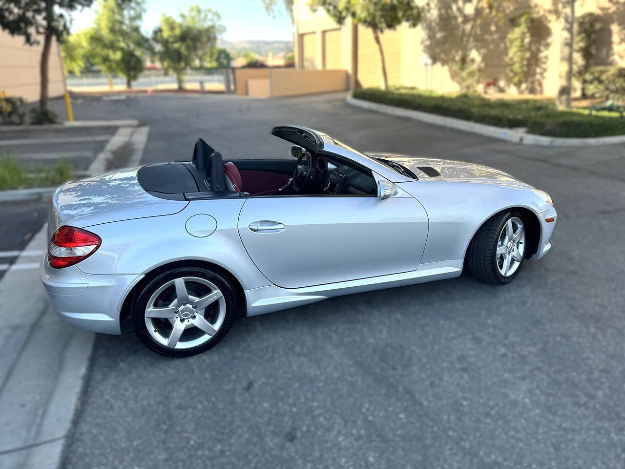 2006 Mercedes-Benz SLK for sale at DE AUTOS INC in San Juan Capistrano, CA