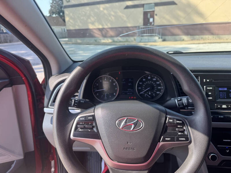 2017 Hyundai Elantra SE