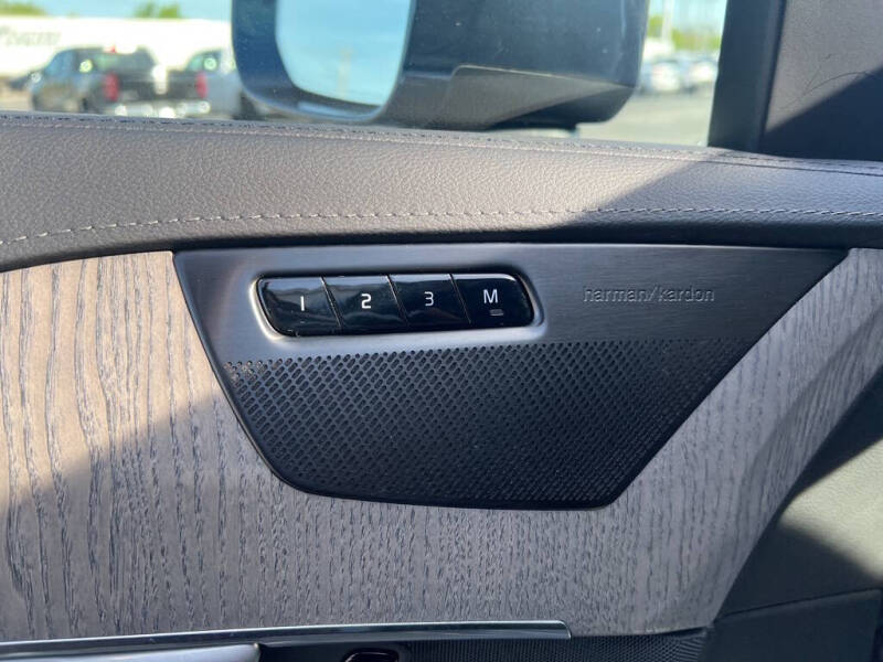 2023 Volvo XC90 Recharge T8 Ultimate Bright Theme 7P