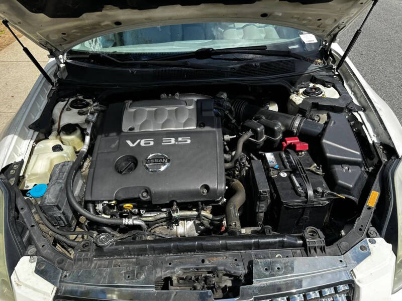 2004 Nissan Maxima