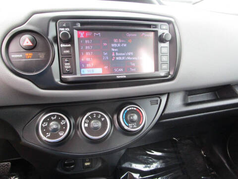 2015 Toyota Yaris 5-Door LE