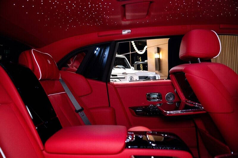 2024 Rolls-Royce Phantom