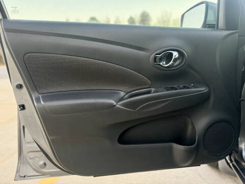 2019 Nissan Versa SV