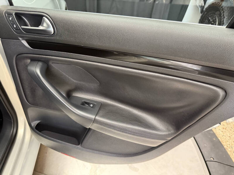 2011 Volkswagen Jetta SportWagen SE PZEV