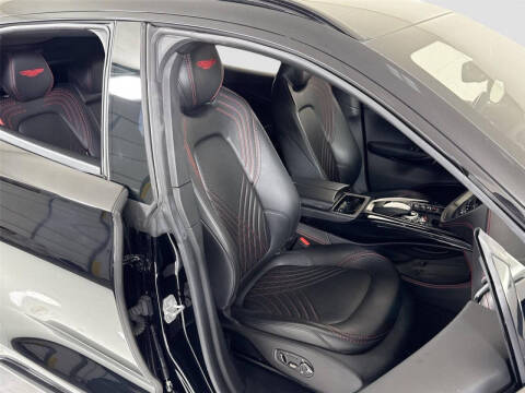 2021 Aston Martin DBX
