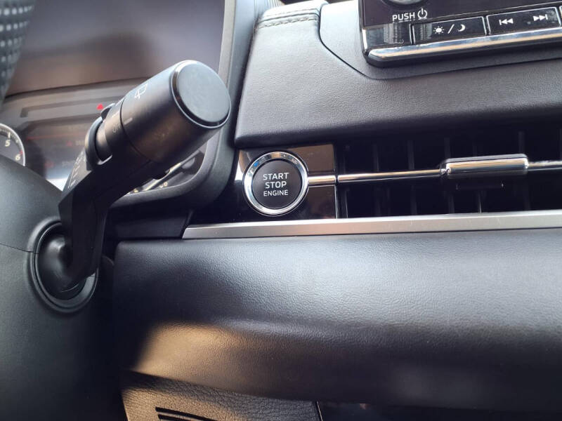 2024 Mitsubishi Outlander ES