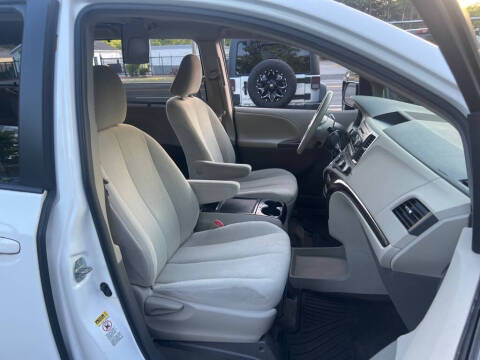 2012 Toyota Sienna