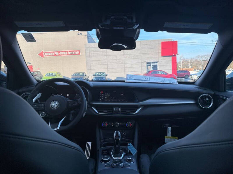 2025 Alfa Romeo Stelvio