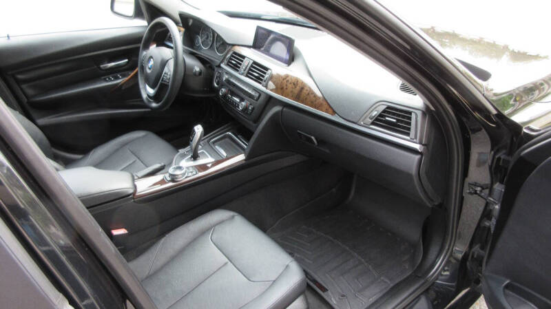 2014 BMW 3 Series 328i photo 24