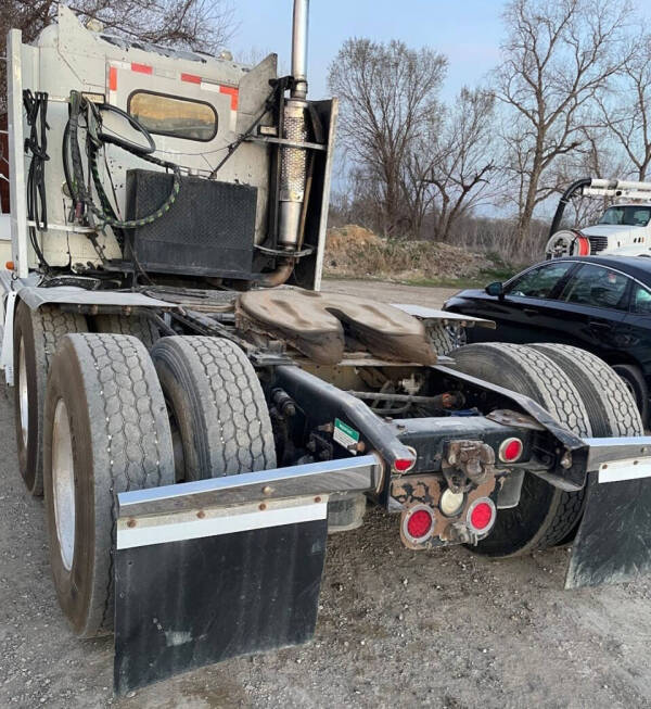 1999 Freightliner FLD120