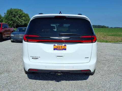 2025 Chrysler Pacifica Pinnacle
