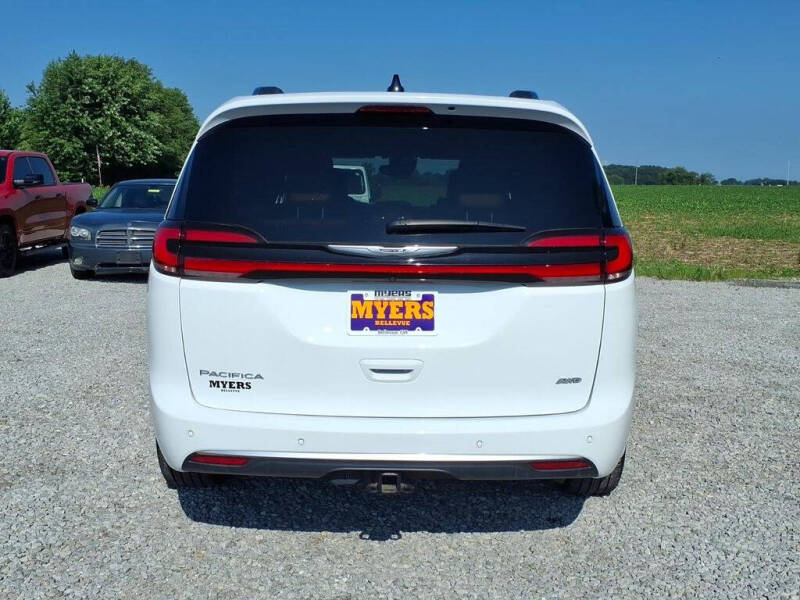 2025 Chrysler Pacifica Pinnacle