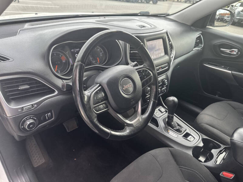 2019 Jeep Cherokee Latitude